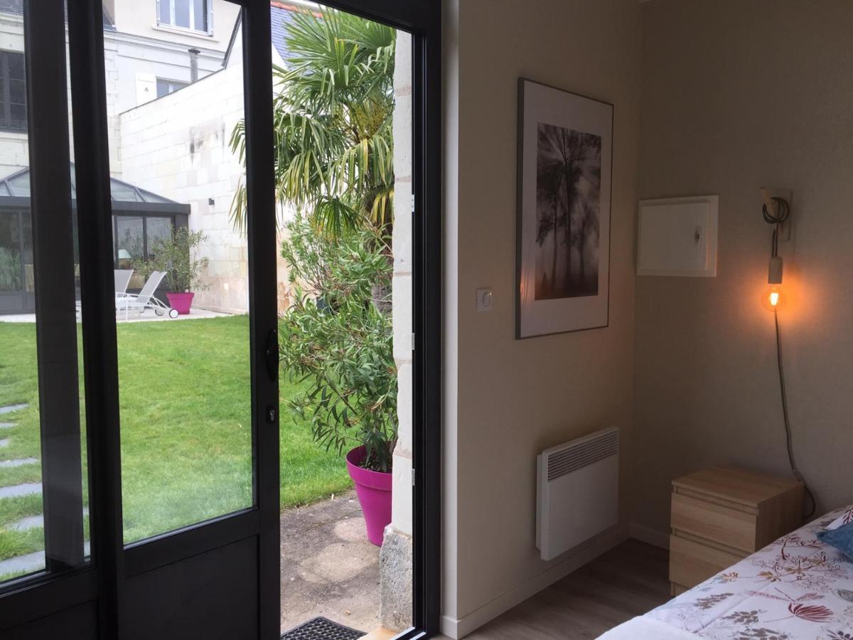 Chambre dans dépendance Maison de Ville + abri vélos Saumur Esterno foto