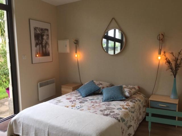 Chambre dans dépendance Maison de Ville + abri vélos Saumur Esterno foto